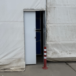 Slankiojančios durys tentiniam angarui