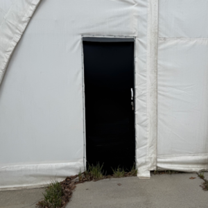 Slankiojančios durys tentiniam angarui